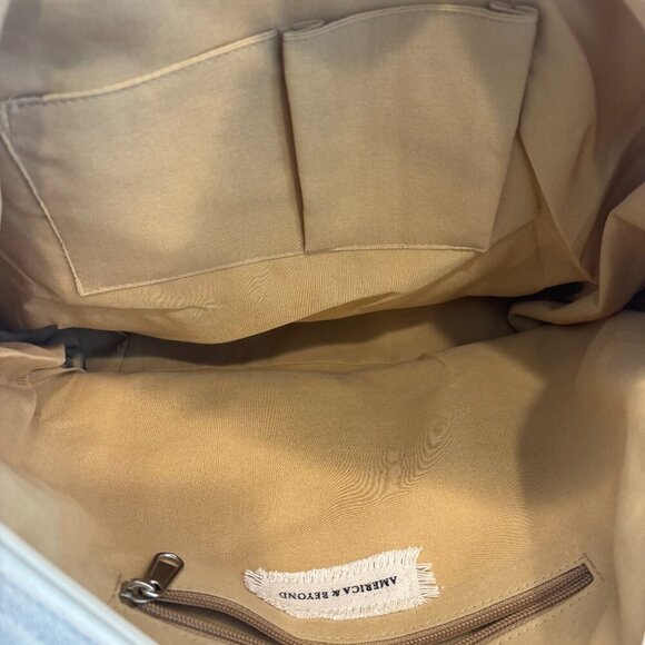 America & Beyond Medium BeadedTote w/ Bag Strap & Wristlet/Pouch - Natural Gold - Picture 7 of 12